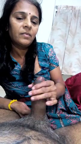 Indian sex scandal of mature bhabhi playing with lover's dick