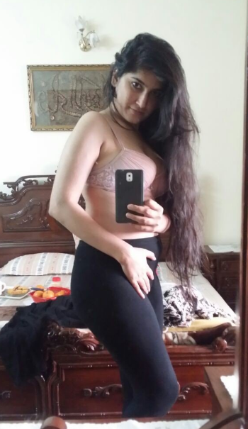 Indian chubby girl selfie
