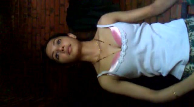 Indian homemade clip of desi cute girl exposed by cousin