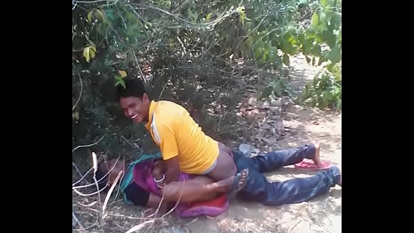 Group village sex at public place of aunty with cousin and his friends