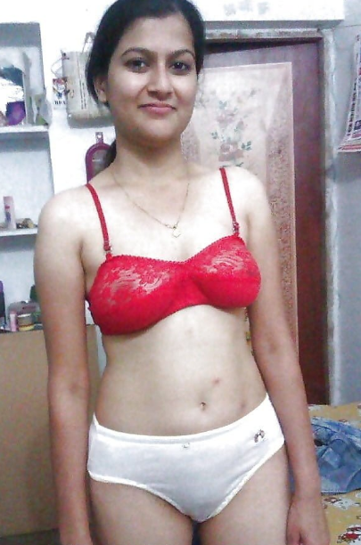 hot Indian Bhabhi in bra panty